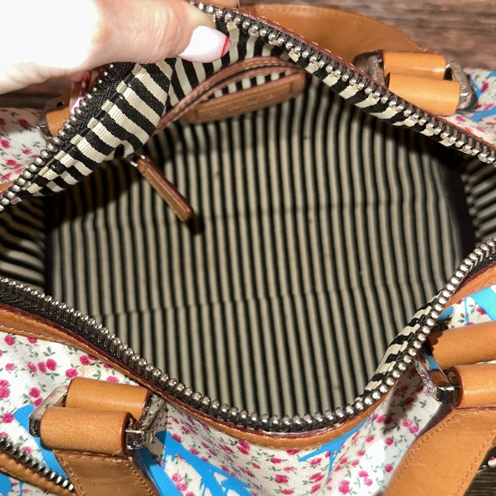 L.A.M.B by Gwen Stefani Worthington Ditzy Graffiti Zipper Flower Satchel bag! - Picture 10 of 13